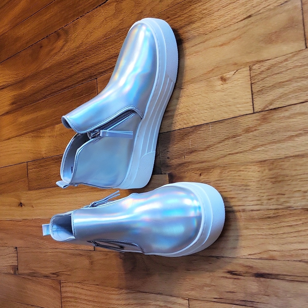 NWOT Steve Madden Girls J-Hummon Hi-top Platform